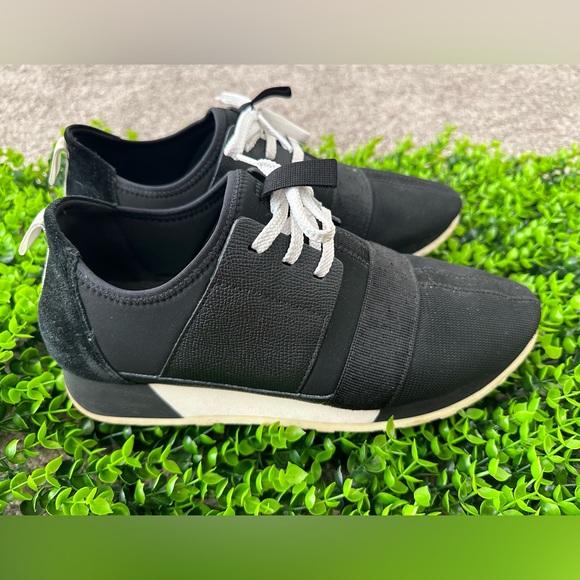 Carolina Herrera Sneakers size 8 - Picture 1 of 5